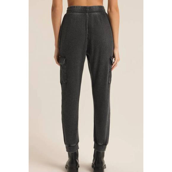 NEW Z SUPPLY niles waffle cargo pants in black - Picture 2 of 2